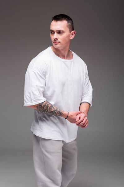 Мужская oversize футболка в белом цвете 2387wh фото