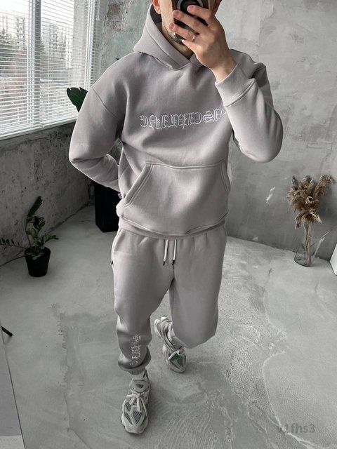 Мужской спортивный костюм с вышивкой в сером цвете v1fhs3 фото
