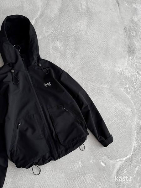 Мужская ветровка из водоотталкивающей плащевки в черном цвете kast1 фото