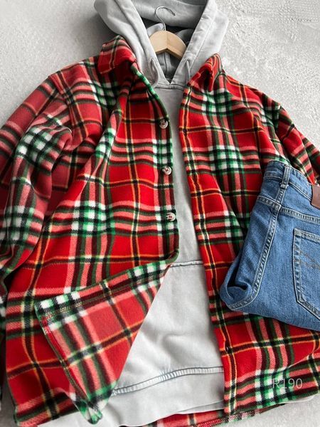 Мужская oversize рубашка в красном цвете r190 фото