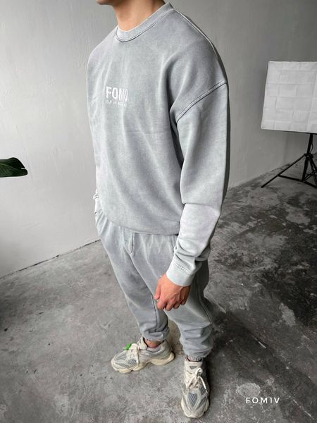 Мужской oversize костюм свитшот+брюки в светло-сером цвете fom1v фото