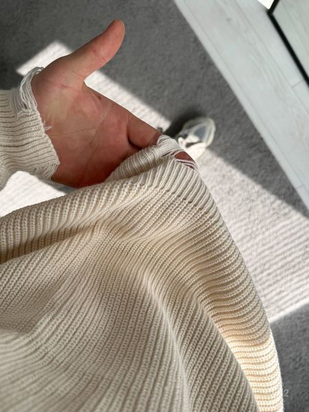 Чоловічий oversize светр у бежевому кольорі sw82 фото