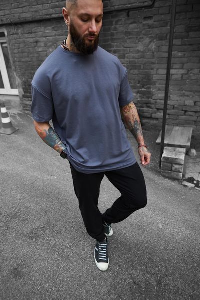 Мужская oversize футболка в темно-сером цвете 1137881432 фото