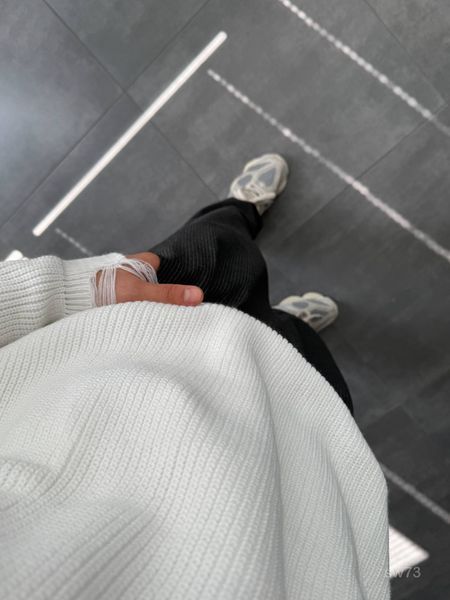 Чоловічий oversize светр у білому кольорі sw73 фото