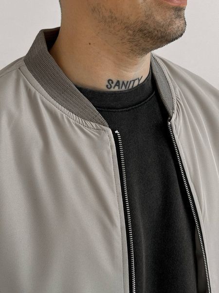 Мужской oversize бомбер в бежевом цвете sm2435 фото