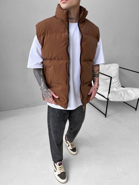 Чоловіча oversize жилетка у коричневому кольорі sm2415 фото