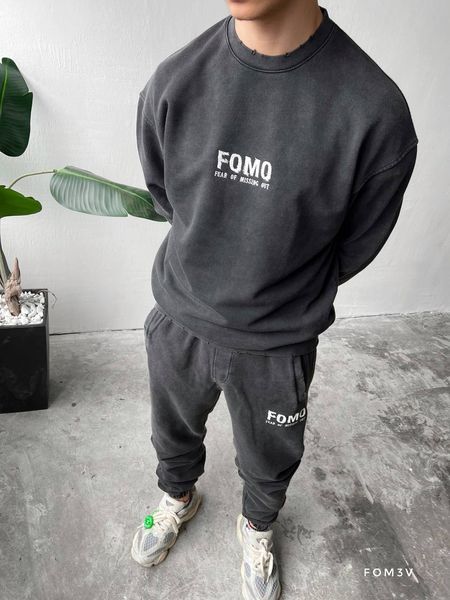 Чоловічий oversize костюм світшот+штани у темно-сірому кольорі fom3v фото