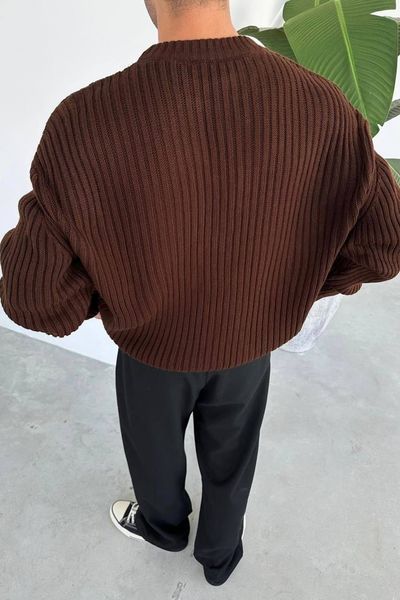 Мужской oversize свитер в коричневом цвете mr128 фото