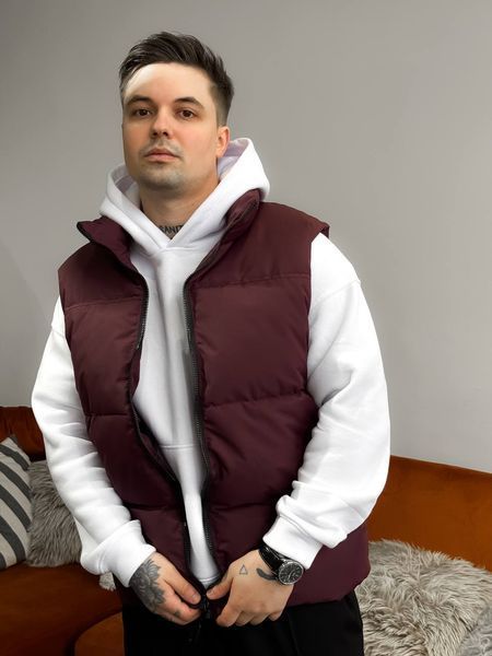Чоловіча oversize жилетка у бордовому кольорі jl9 фото