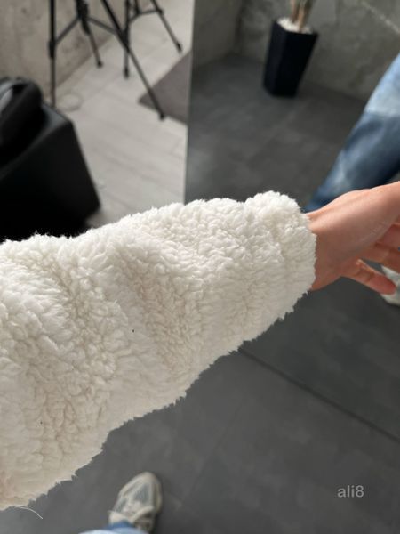 Мужской oversize бомбер с принтом в белом цвете ali8 фото