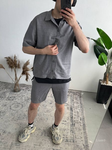 Чоловічий oversize костюм у сірому кольорі liam9 фото