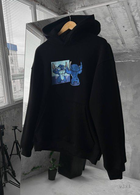 Чоловіче oversize худі з вишивкою у чорному кольорі v3x1 фото