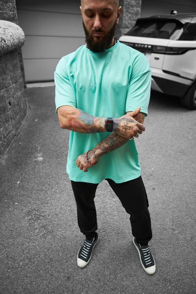 Мужская oversize футболка в зеленом цвете 1386630543 фото