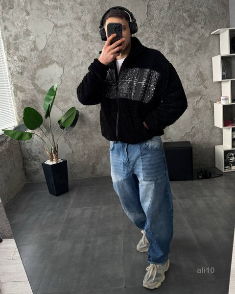 Чоловічий oversize бомбер з принтом у чорному кольорі ali10 фото