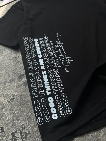 Чоловіча oversize футболка з принтом у чорному кольорі rd399 фото