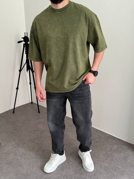 Чоловіча oversize футболка у зеленому кольорі jj296-1 фото