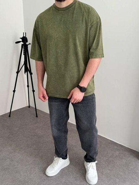 Чоловіча oversize футболка у зеленому кольорі jj296-1 фото