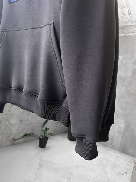 Чоловіче oversize худі з вишивкою у графітовому кольорі v3x2 фото