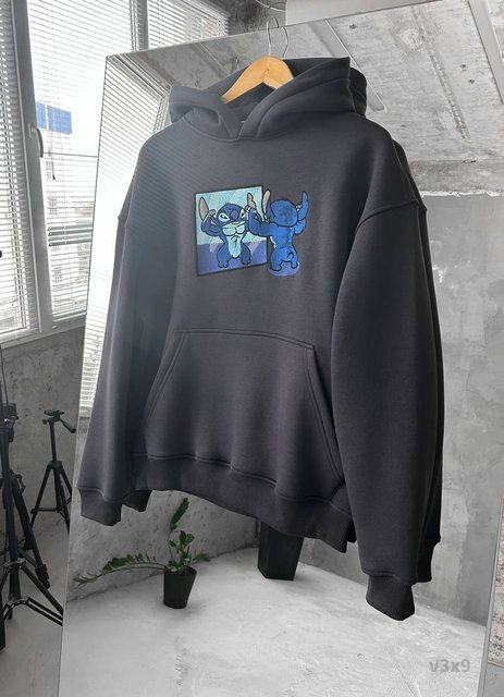 Чоловіче oversize худі з вишивкою у графітовому кольорі v3x2 фото