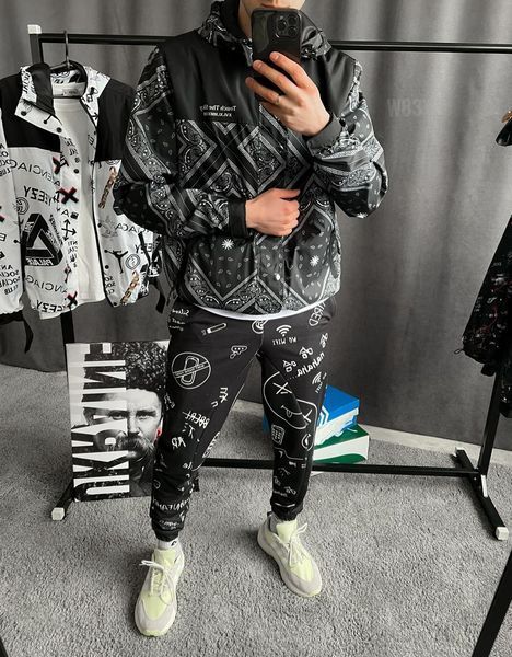 Чоловіча oversize вітрівка у чорному кольорі w83 фото