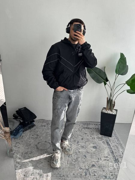 Мужская oversize ветровка в черном цвете gor1n фото