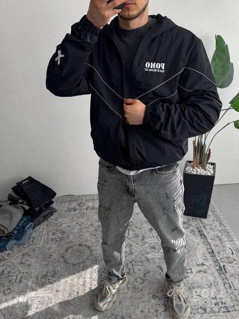 Мужская oversize ветровка в черном цвете gor1n фото