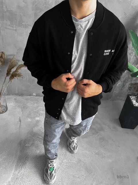 Чоловічий oversize бомбер у чорному кольорі bbrn1 фото