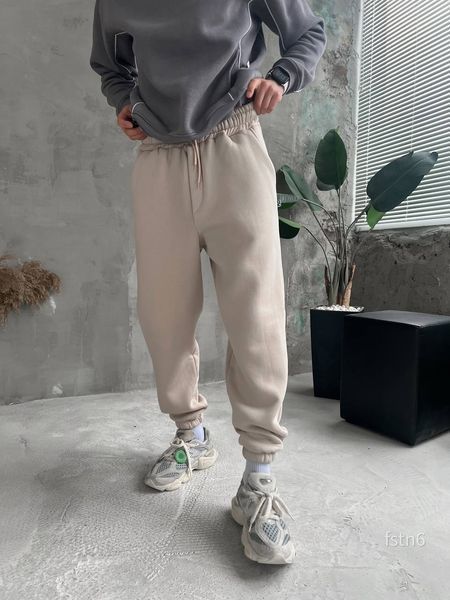 Мужские oversize джоггеры на флисе в бежевом цвете fstn6 фото