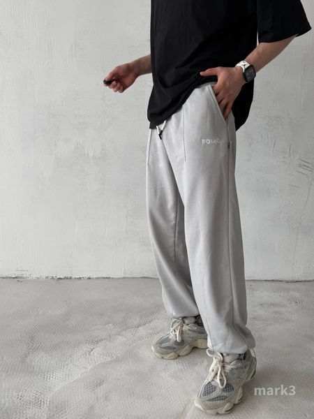 Чоловічі oversize спортивні штани у світло-сірому кольорі mark3 фото