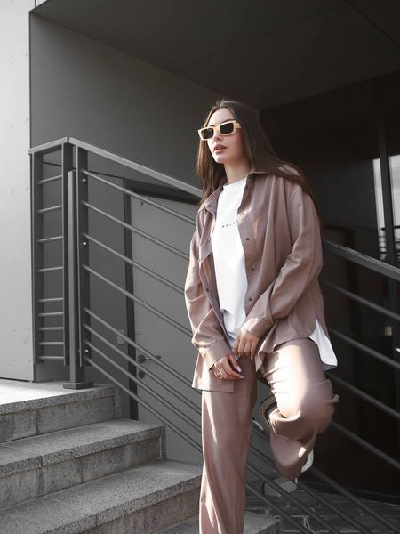 Женский oversize комплект рубашки + брюки в коричневом цвете ri4 фото