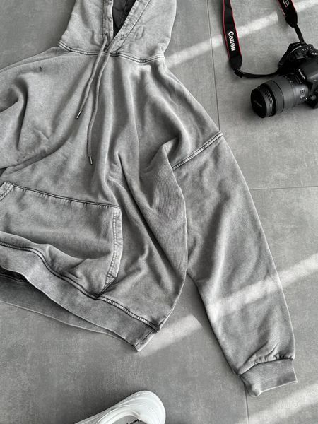 Чоловіче oversize худі у сірому кольорі hvar2 фото