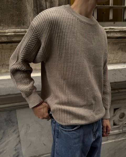 Чоловічий oversize светр у бежевому кольорі u01704 фото