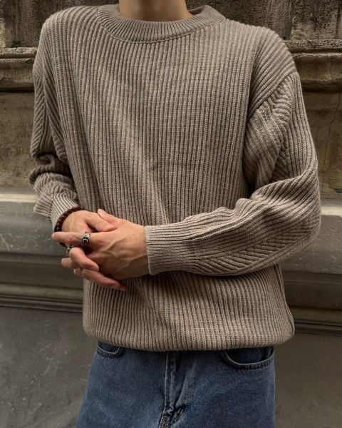 Чоловічий oversize светр у бежевому кольорі u01704 фото