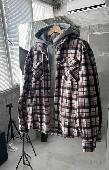 Чоловіча oversize сорочка у коричневому кольорі 24r2 фото