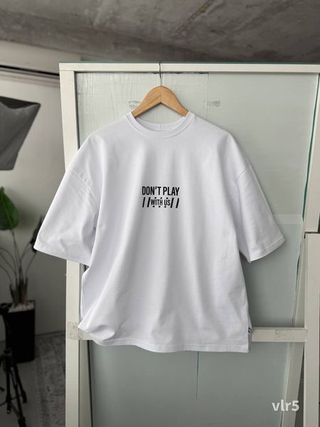 Мужская oversize футболка с принтом в белом цвете vlr5 фото