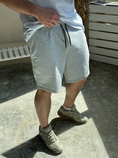 Чоловічі трикотажні oversize шорти у світло-сірому кольорі rd369 фото