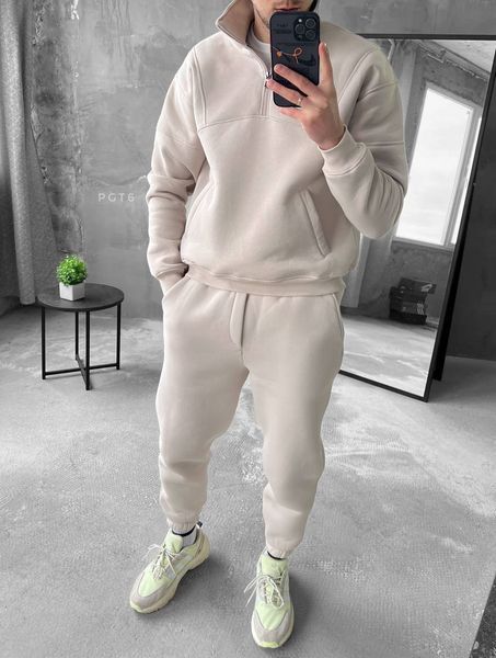 Чоловічий oversize костюм на флісі у бежевому кольорі pgt6n фото