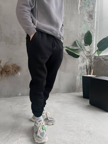 Мужские oversize джоггеры на флисе в черном цвете fstn1 фото