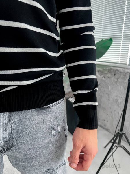 Чоловічий светр в смужку у чорному кольорі polos1 фото