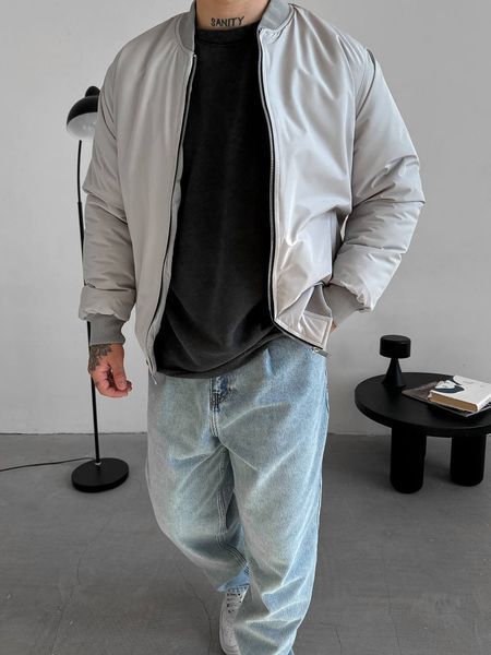 Чоловічий oversize бомбер у сірому кольорі sm2436 фото