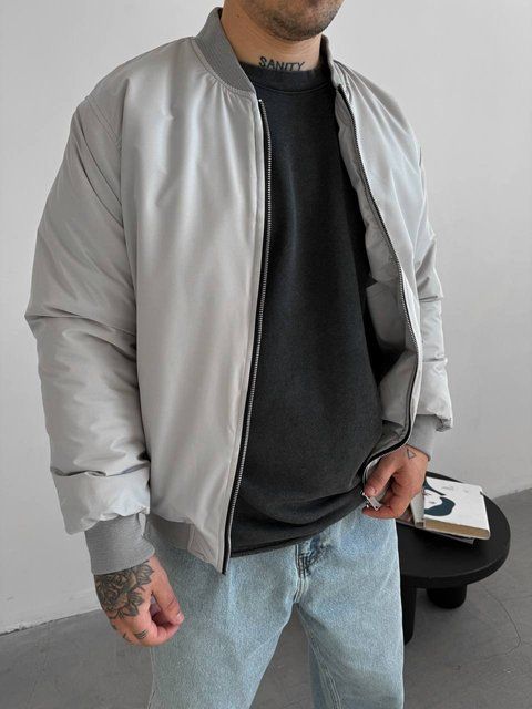 Чоловічий oversize бомбер у сірому кольорі sm2436 фото