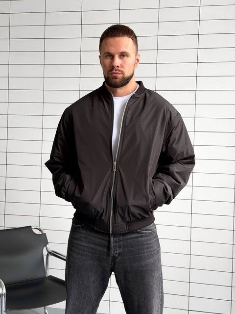 Мужской oversize бомбер из плащевки в черном цвете rd537bla-S фото