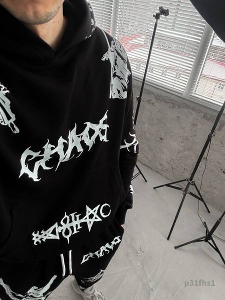 Мужской oversize костюм с принтом в черном цвете p31fhs1 фото