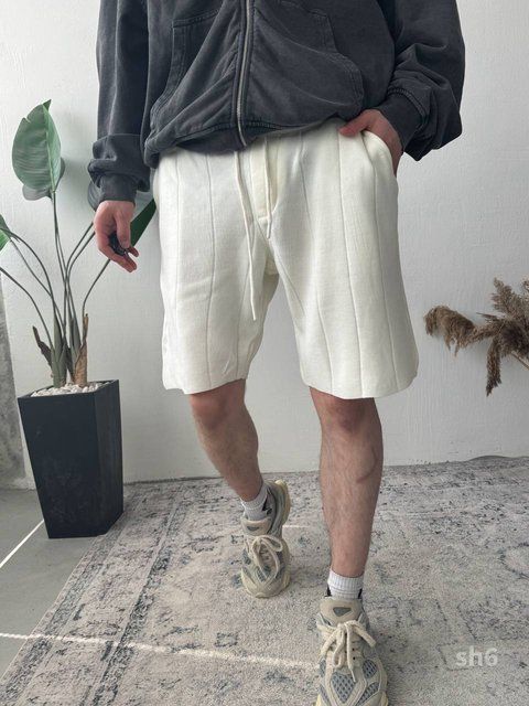 Чоловічі oversize шорти у бежевому кольорі sh6 фото