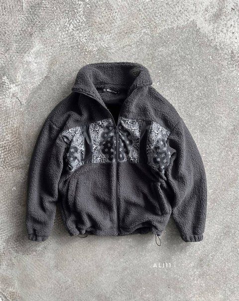 Чоловічий oversize бомбер у графітовому кольорі з принтом ali11 фото