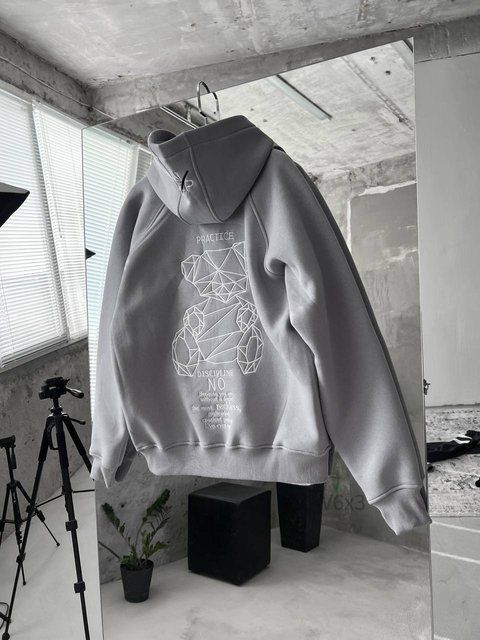 Чоловіче oversize худі з вишивкою у сірому кольорі v6x3 фото