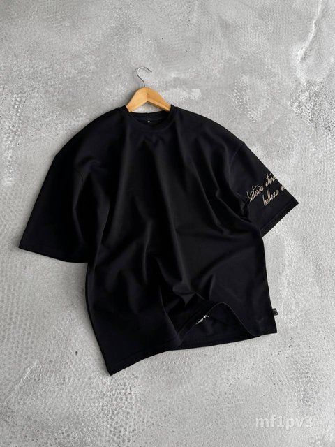 Мужская oversize футболка с принтом в черном цвете mf1pv3-S фото