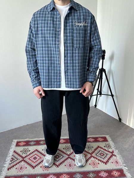 Чоловіча oversize сорочка в клітинку у блакитному кольорі vm909-S фото