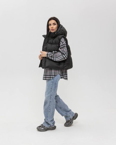 Жіноча oversize жилетка з капюшоном у чорному кольорі zh2 фото