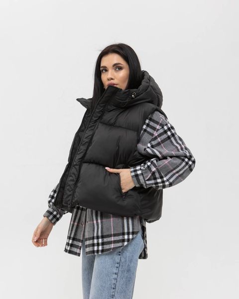 Жіноча oversize жилетка з капюшоном у чорному кольорі zh2 фото